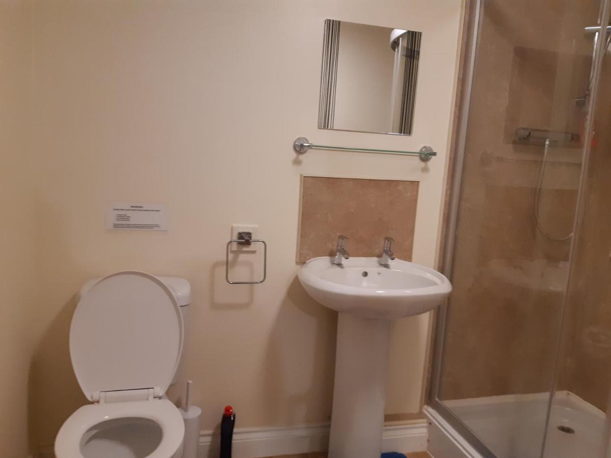 Yarmouth Apartments, Street Permit Parking, Close To Everything, Beach, Pier, Free Wifi Great Yarmouth Room photo